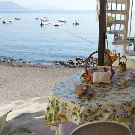Appartamento Casa Tipica Eoliana Sulla Spiaggia Nera Di Rinella