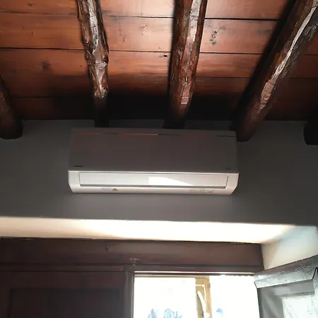 Casa Tipica Eoliana Sulla Spiaggia Nera Di 아파트 Rinella
